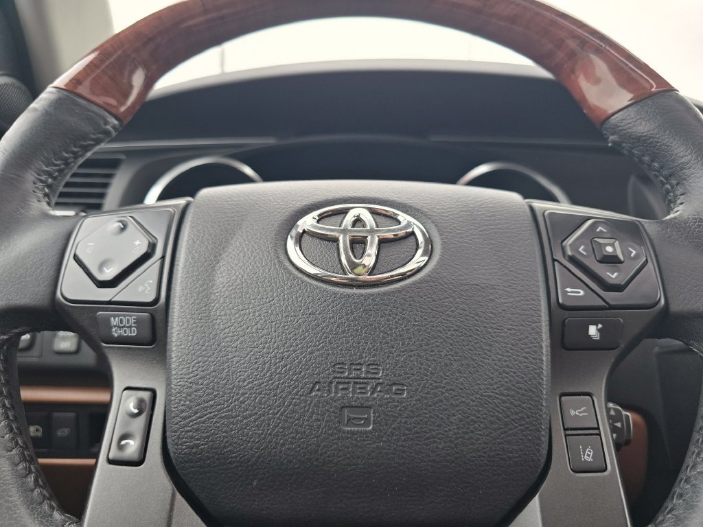 Used 2018 Toyota Sequoia Platinum AWD/4WD image 31