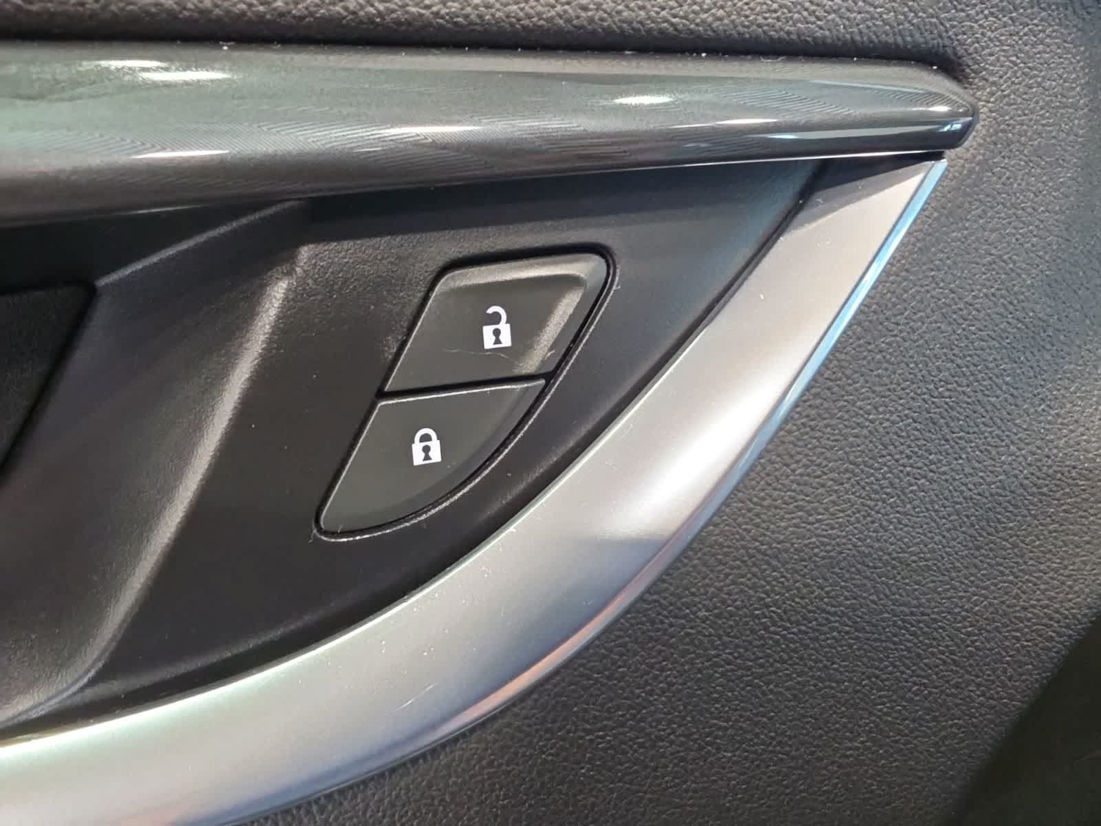 Used 2022 Buick Enclave Essence w/ Sport Touring Edition FWD image 22