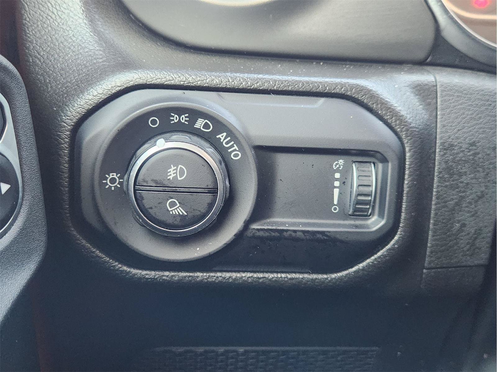 Used 2023 Jeep Gladiator Sport AWD/4WD image 23