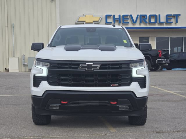 Used 2025 Chevrolet Silverado 1500 LT Trail Boss w/ Convenience Package II AWD/4WD image 2