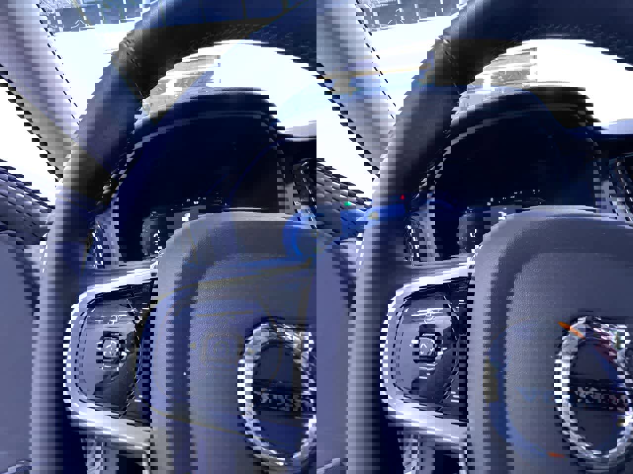 Used 2025 Volvo V60 B5 Cross Country Plus image 20