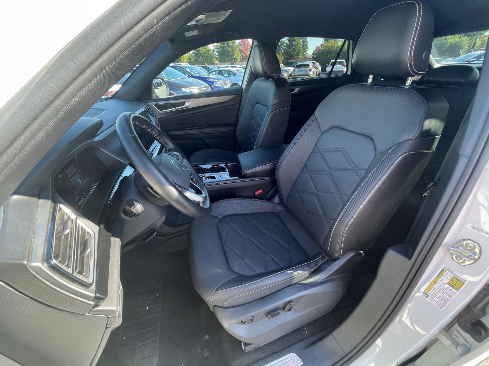 Used 2025 Volkswagen Atlas Cross Sport SE image 37