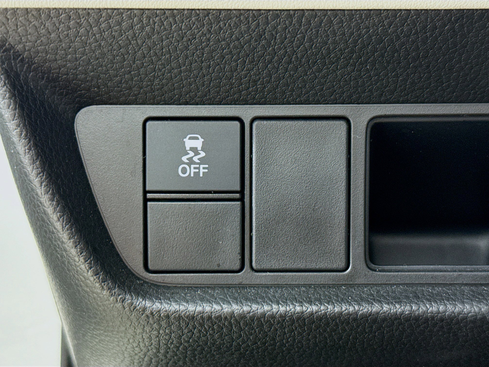 Certified 2023 Honda HR-V EX-L image 9