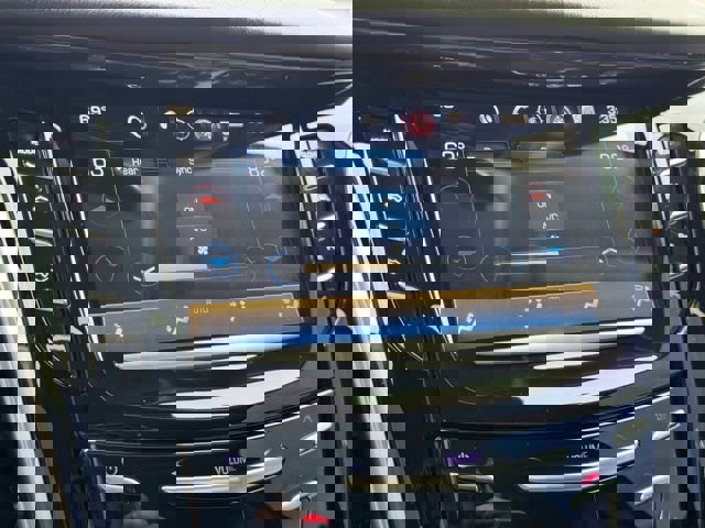 Used 2020 Cadillac Escalade Luxury image 32