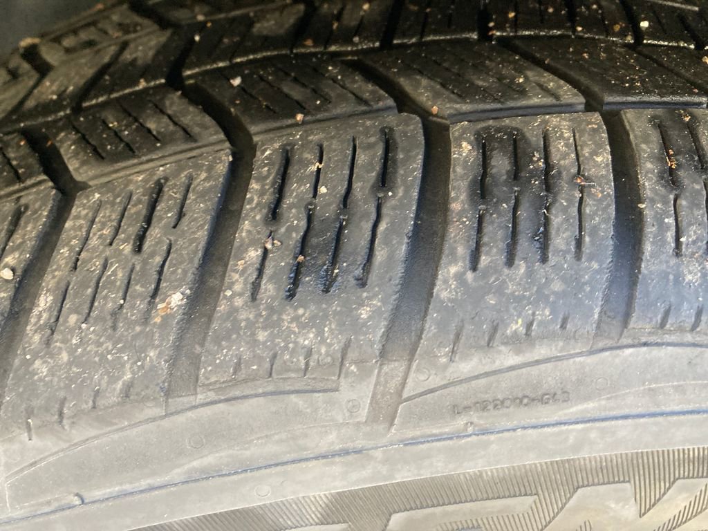 Used 2020 Nissan Pathfinder Platinum image 32