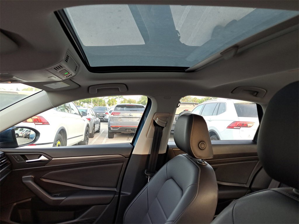 Used 2021 Volkswagen Jetta SEL image 16