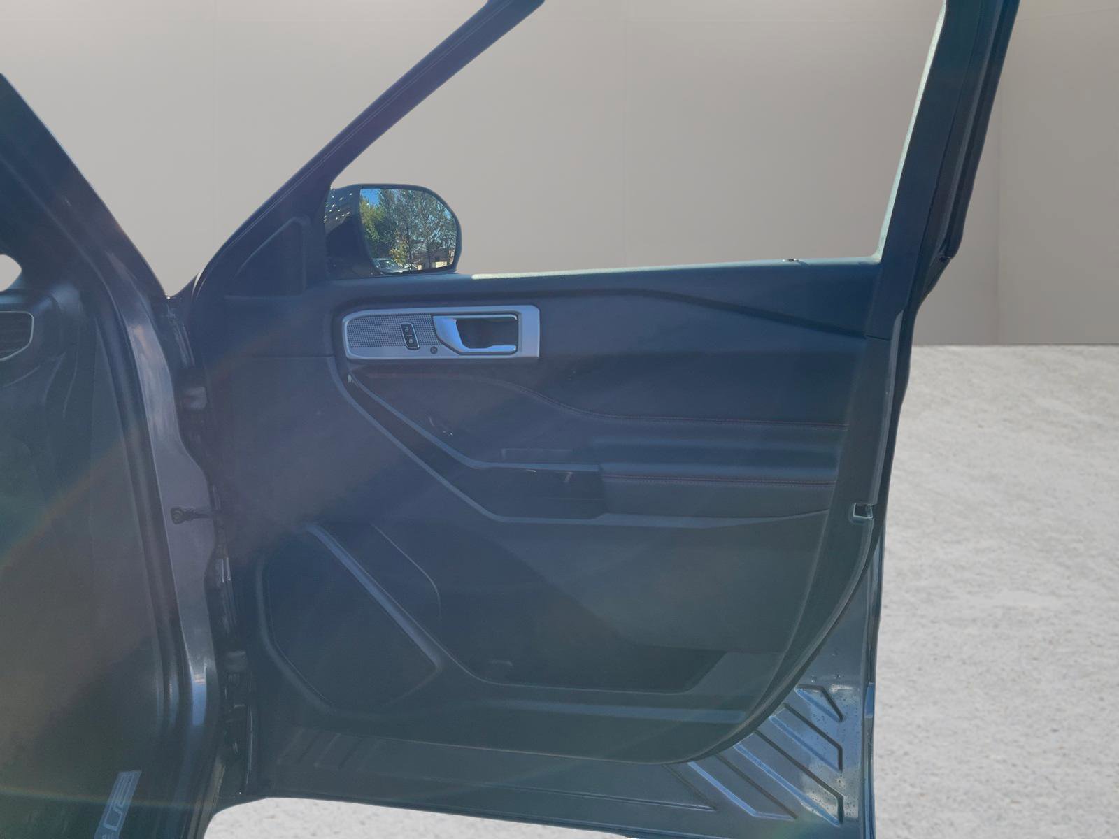 Used 2024 Ford Explorer ST-Line w/ Class IV Trailer Tow Package image 36