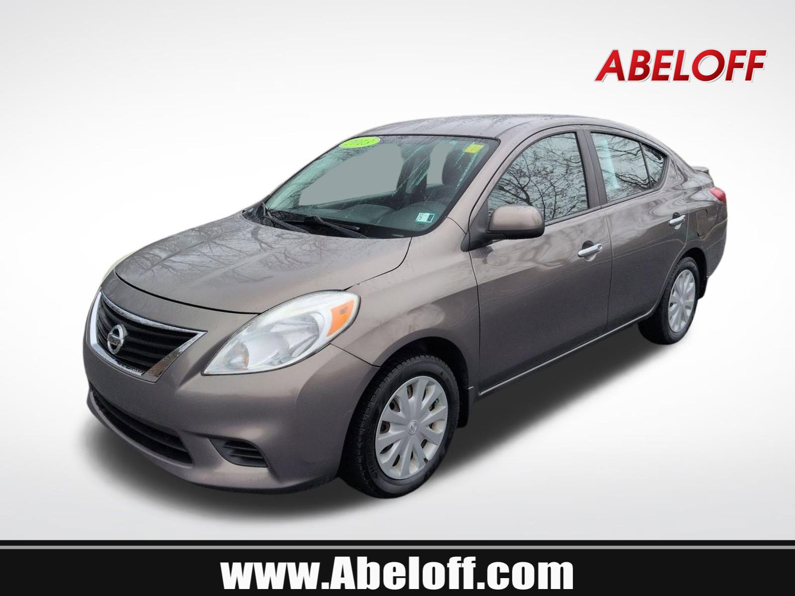 Used 2013 Nissan Versa SV w/ Convenience Pkg image 1
