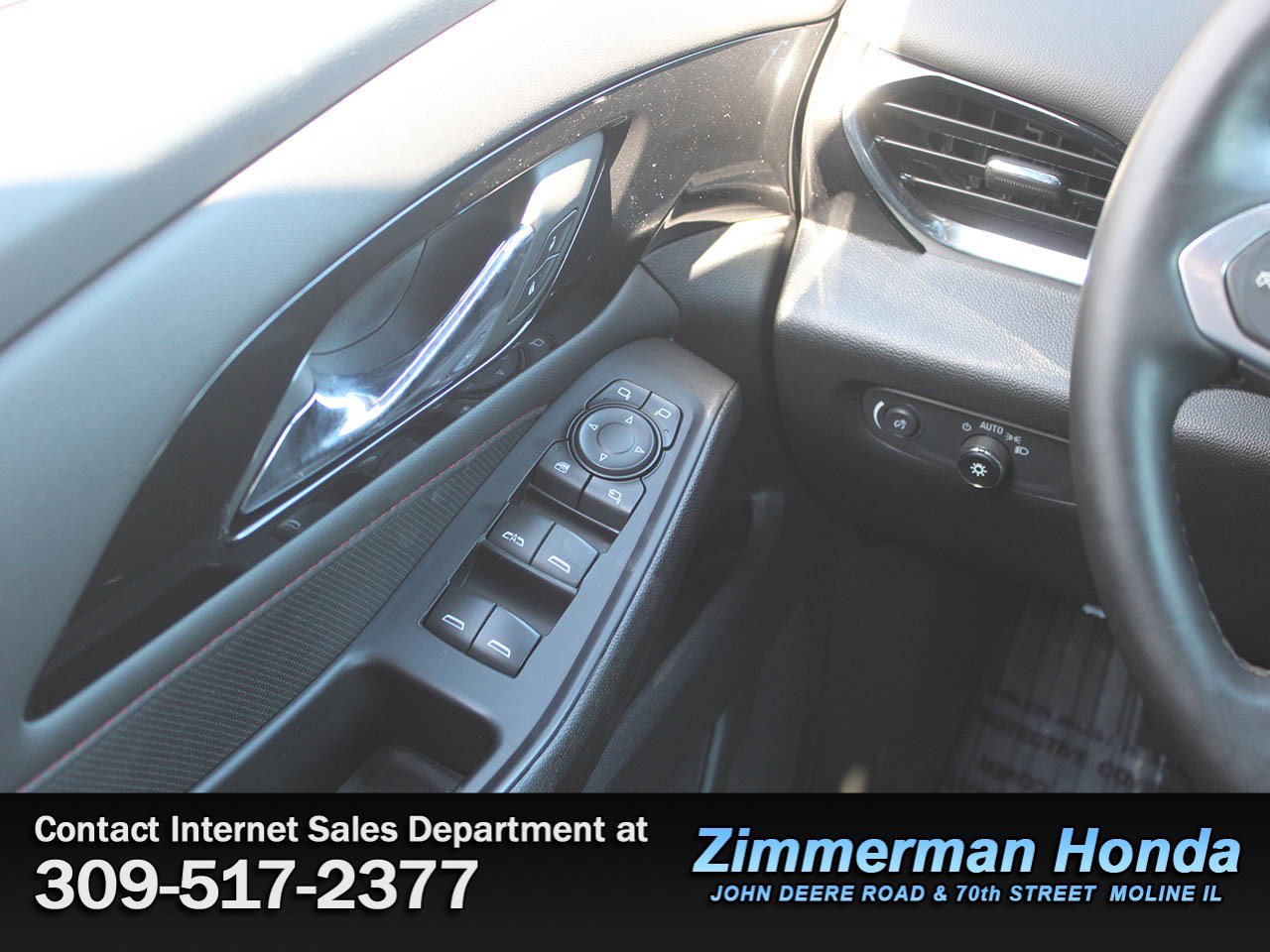 Used 2024 Chevrolet Traverse RS AWD/4WD image 16