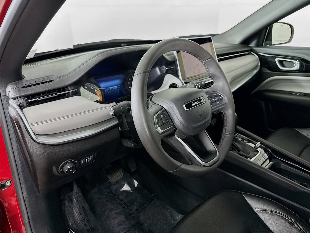 Certified 2025 Jeep Compass Limited AWD/4WD image 16