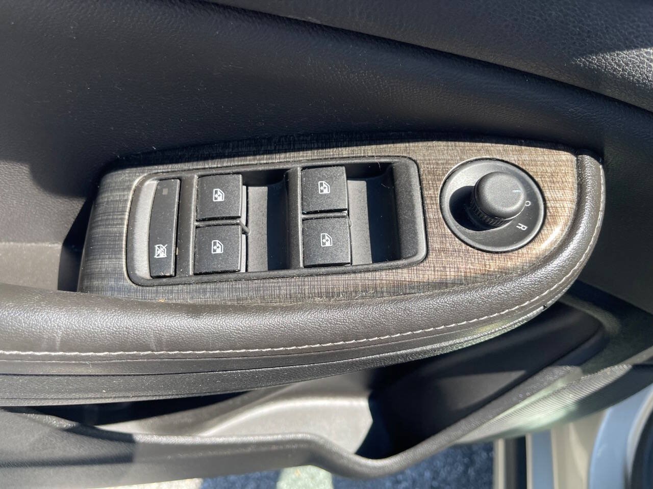 Used 2015 Chevrolet Malibu LT w/ Power Convenience Package FWD image 13