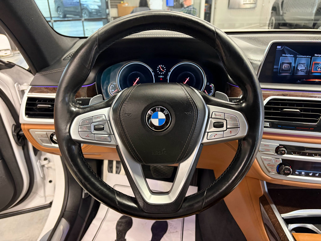 Used 2017 BMW 750i xDrive AWD/4WD image 10