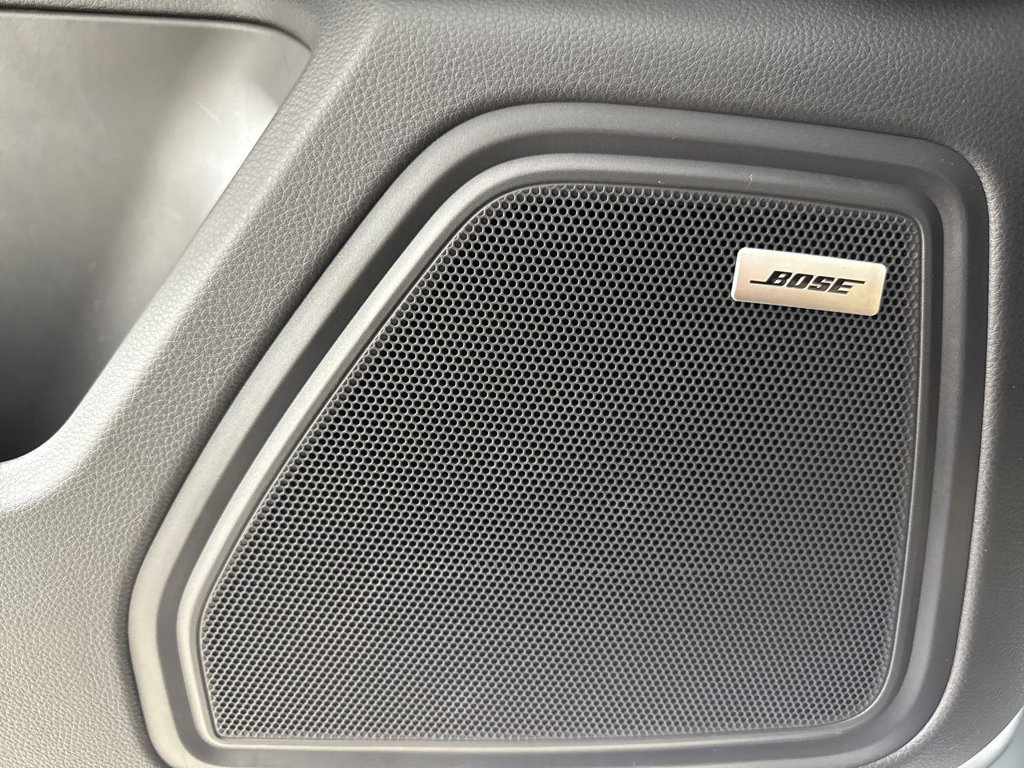 Certified 2025 Porsche Macan AWD/4WD image 34