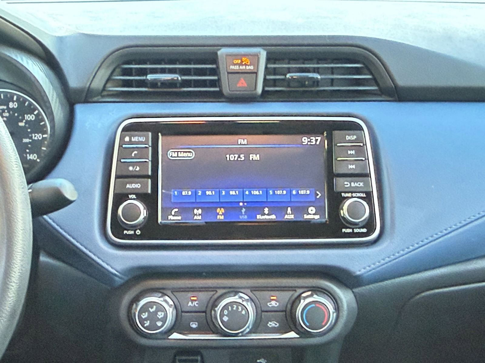 Used 2025 Chevrolet TrailBlazer LT AWD/4WD image 17