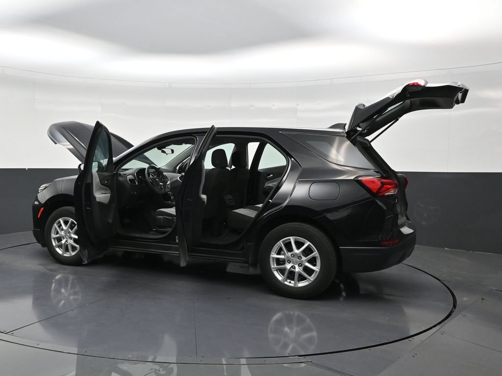 Used 2024 Chevrolet Equinox LS FWD image 30