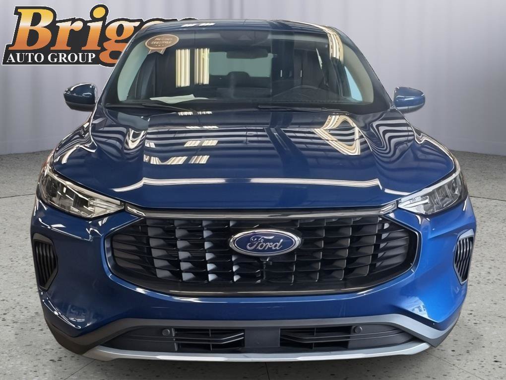 Used 2023 Ford Escape Active w/ Tech Pack #2 AWD/4WD image 2