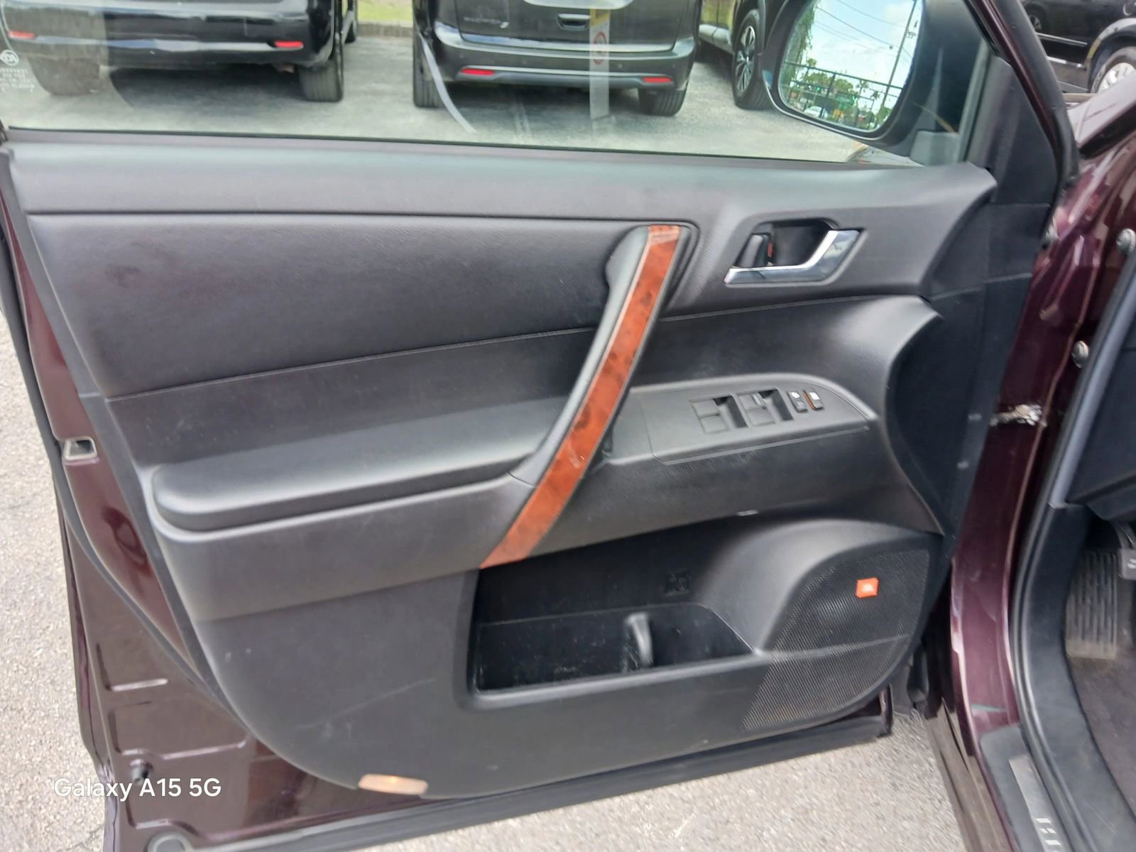 Used 2011 Toyota Highlander Limited w/ Tow Pkg image 10