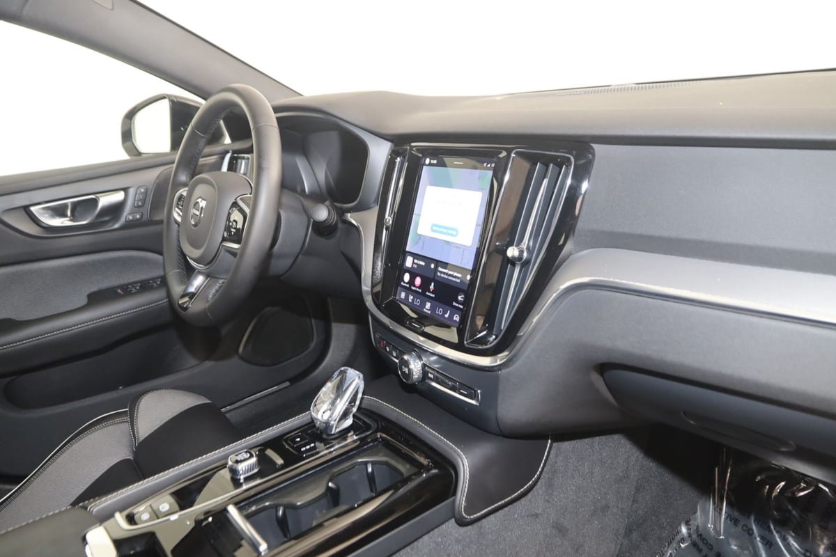 Used 2024 Volvo S60 T8 Plus AWD/4WD image 40