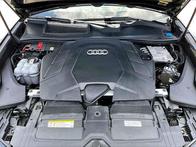 Used 2020 Audi Q8 Premium w/ Black Optic Package AWD/4WD image 11