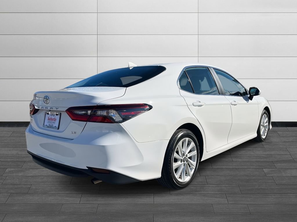 Used 2023 Toyota Camry LE image 3
