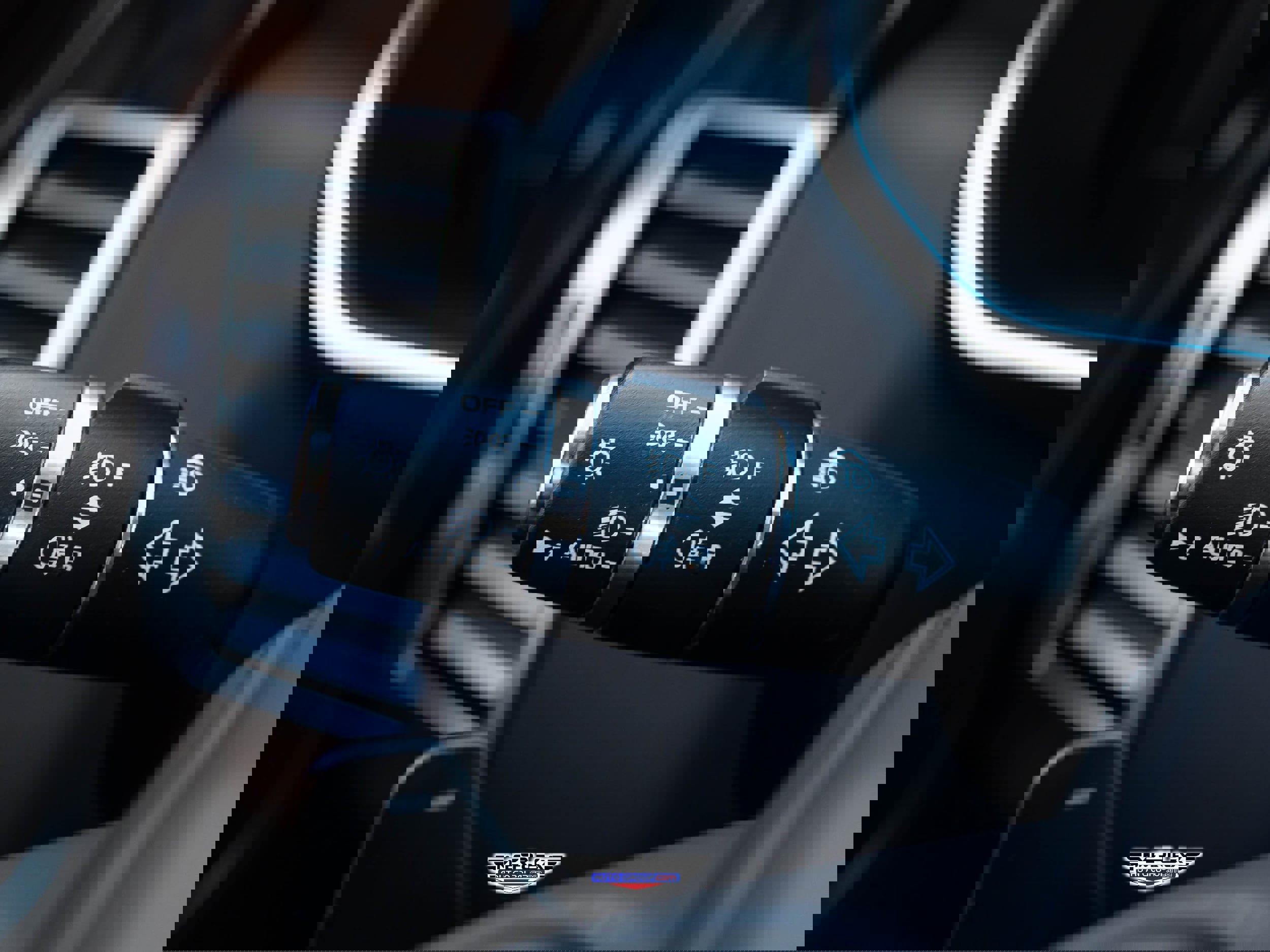 Used 2020 Land Rover Range Rover Long Wheelbase HSE image 32