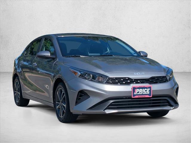 Used 2024 Kia Forte LXS w/ LXS Technology Package FWD image 3