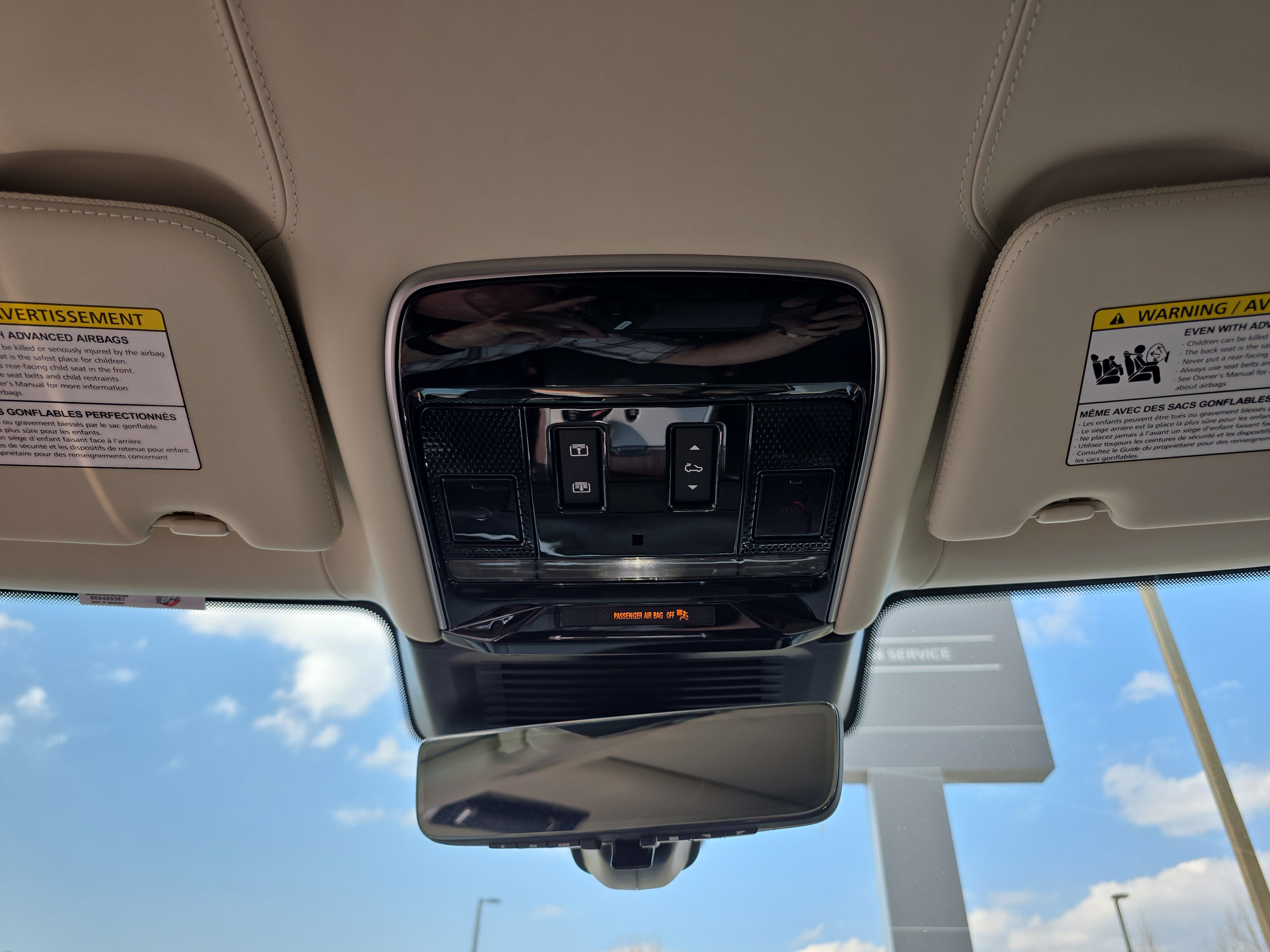 Certified 2025 Land Rover Range Rover Autobiography AWD/4WD image 24