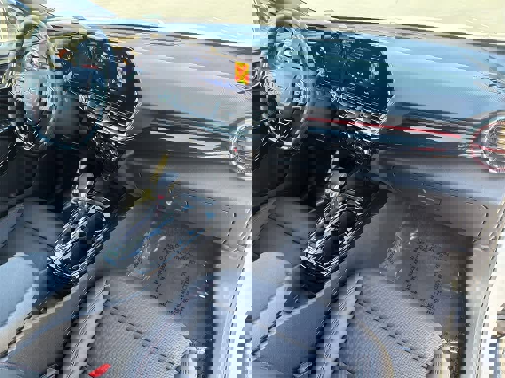 Used 2025 Chevrolet Trax RS w/ Sunroof Package image 42