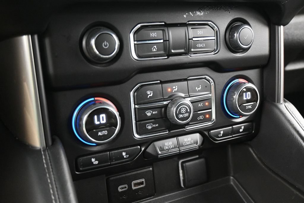 Used 2024 Chevrolet Tahoe LT AWD/4WD image 21