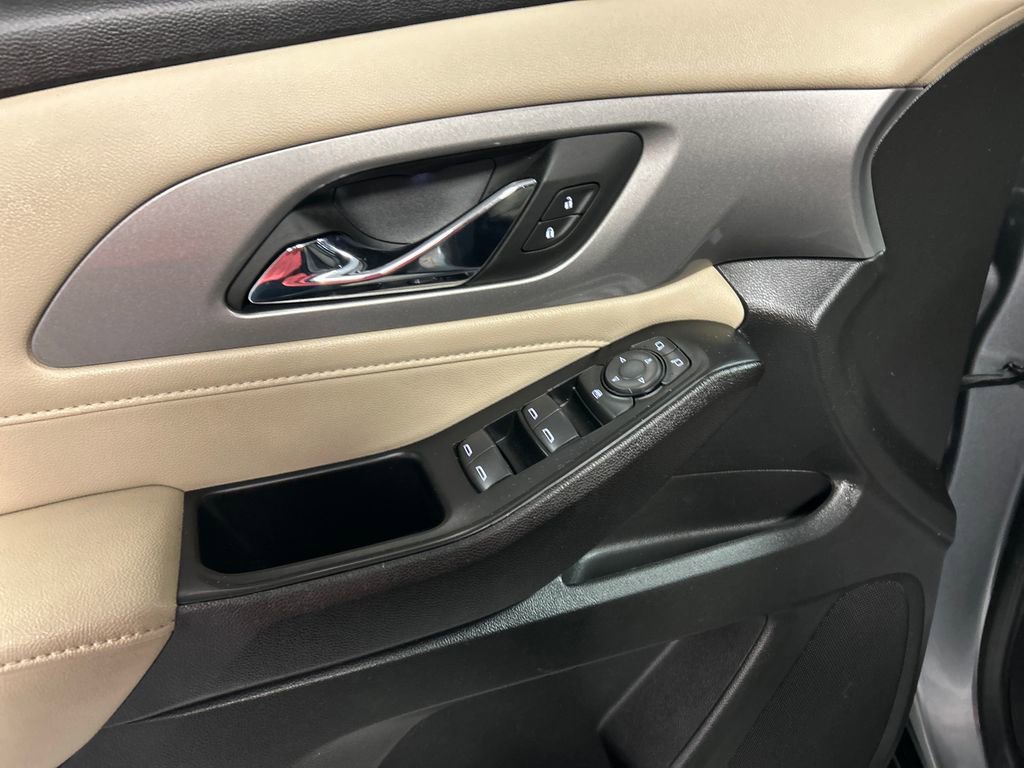 Used 2023 Chevrolet Traverse LS w/ Safety Package FWD image 14