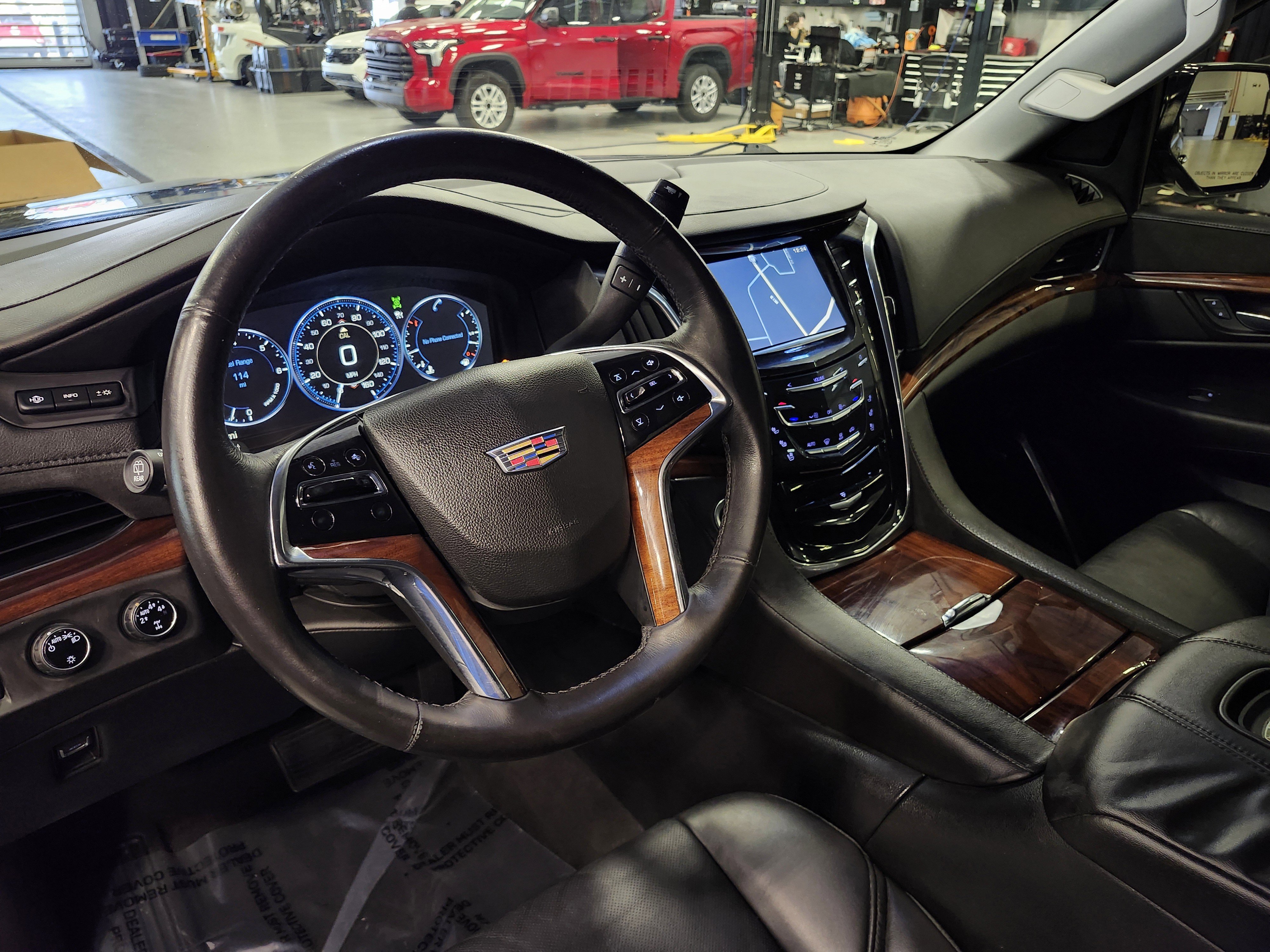 Used 2015 Cadillac Escalade Premium image 19