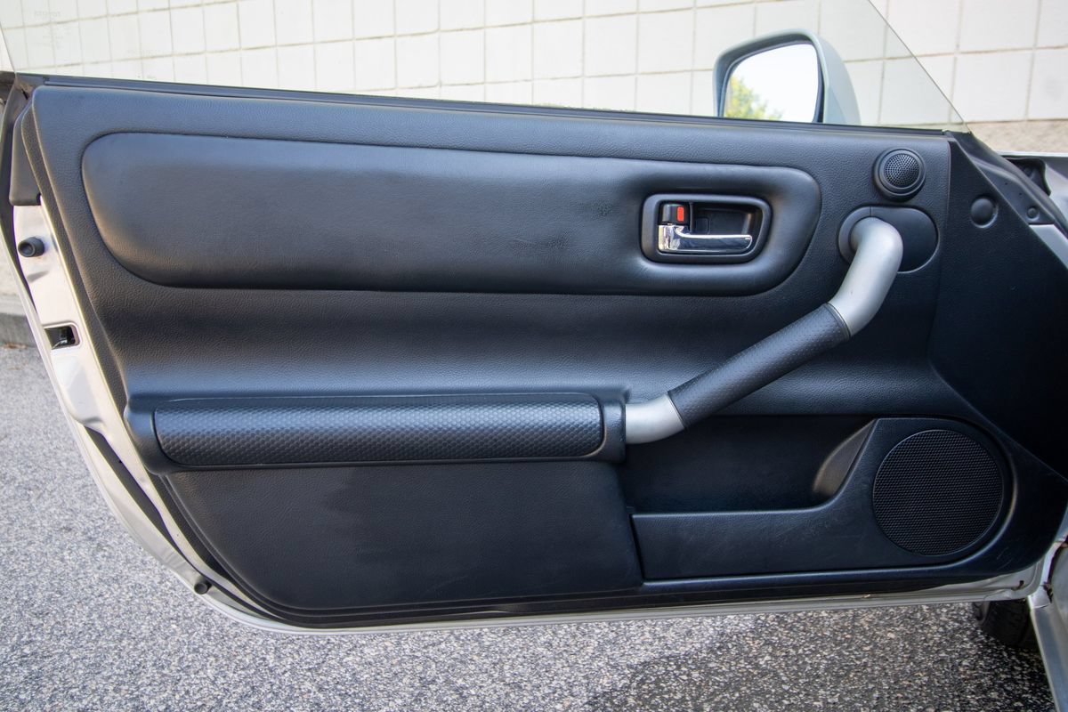Used 2002 Toyota MR2 RWD image 10