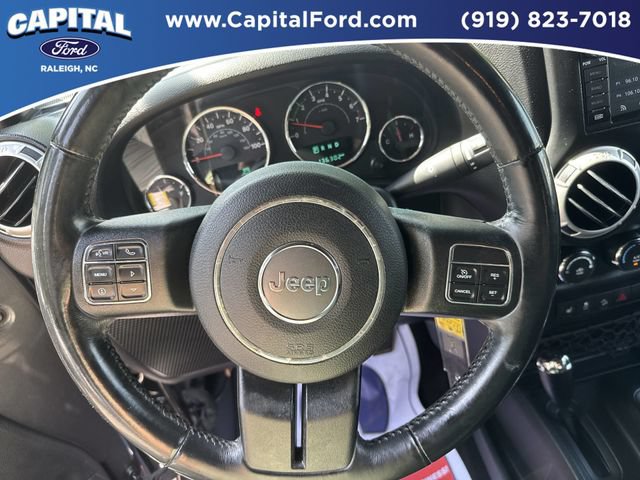 Used 2017 Jeep Wrangler Unlimited Sahara w/ Connectivity Group AWD/4WD image 24