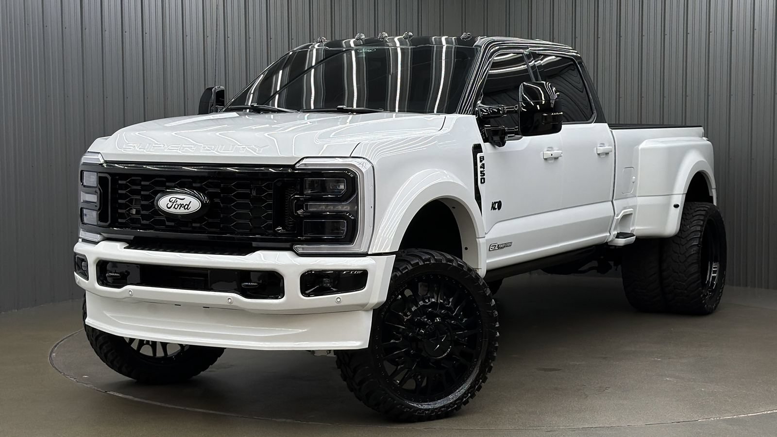 Used 2026 Ford F450 Platinum w/ FX4 Off-Road Package AWD/4WD image 1