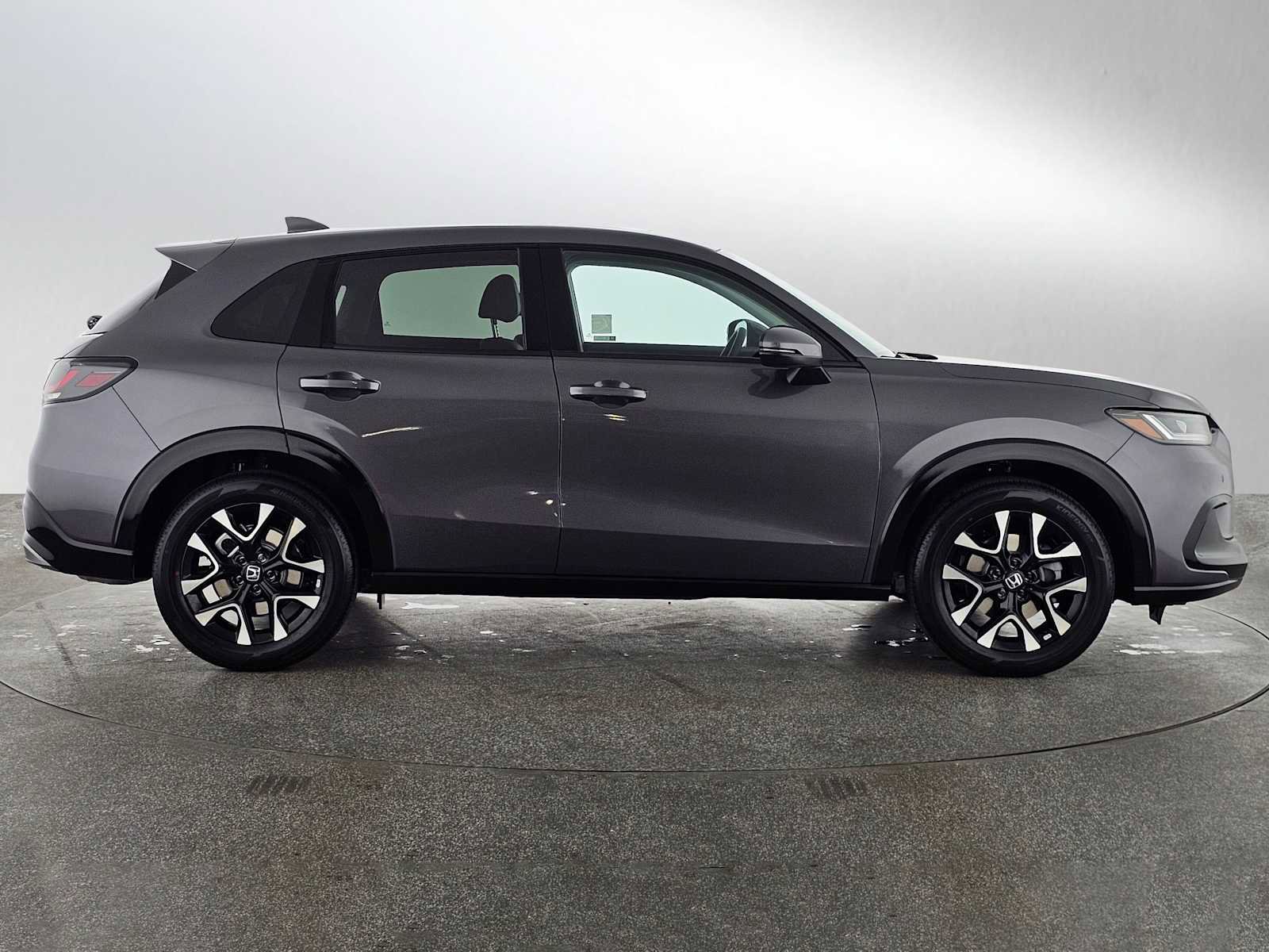 Used 2027 Honda HR-V EX-L image 2