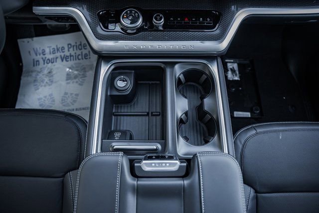 New 2026 Ford Expedition Platinum w/ Stealth Performance Package image 36