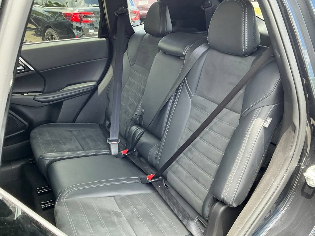 Used 2025 Mitsubishi Outlander AWD image 25