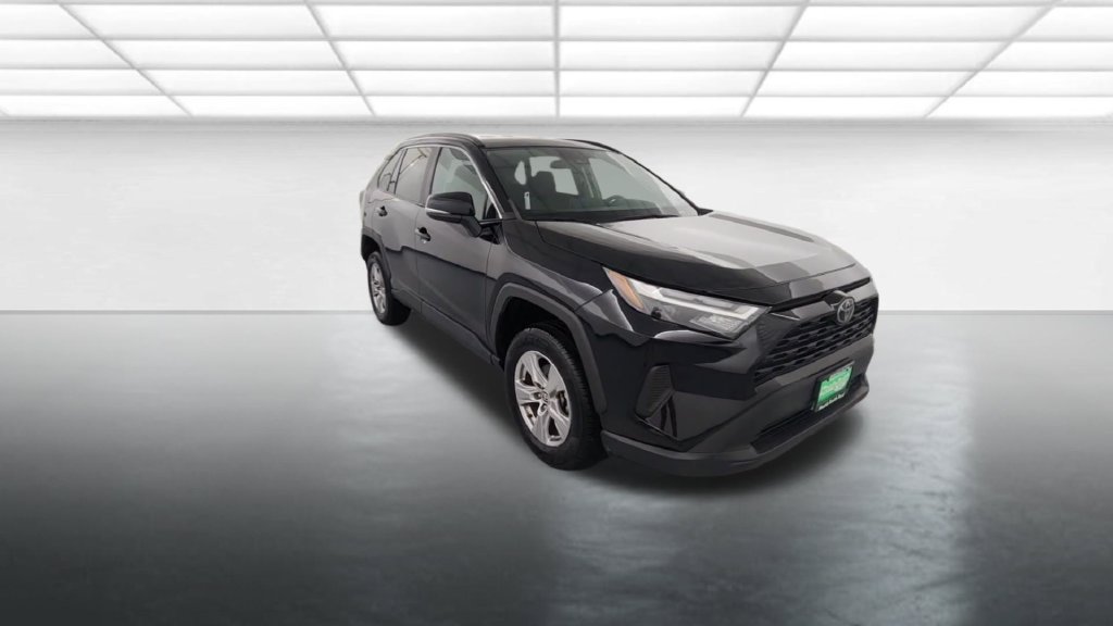 Used 2024 Toyota RAV4 XLE FWD image 9