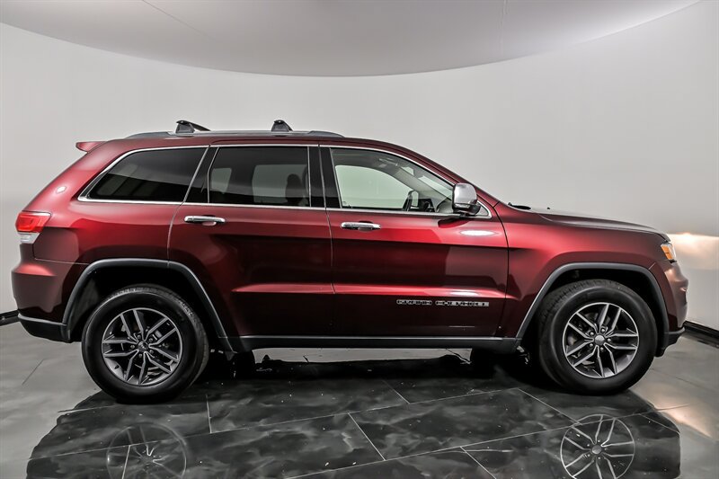 Used 2018 Jeep Grand Cherokee Limited w/ Trailer Tow Group IV AWD/4WD image 10