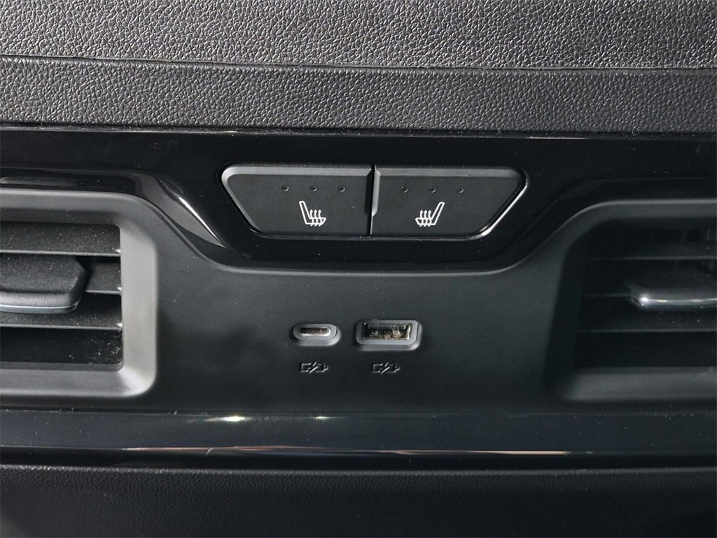 Used 2022 Chevrolet Silverado 1500 ZR2 w/ Technology Package image 40