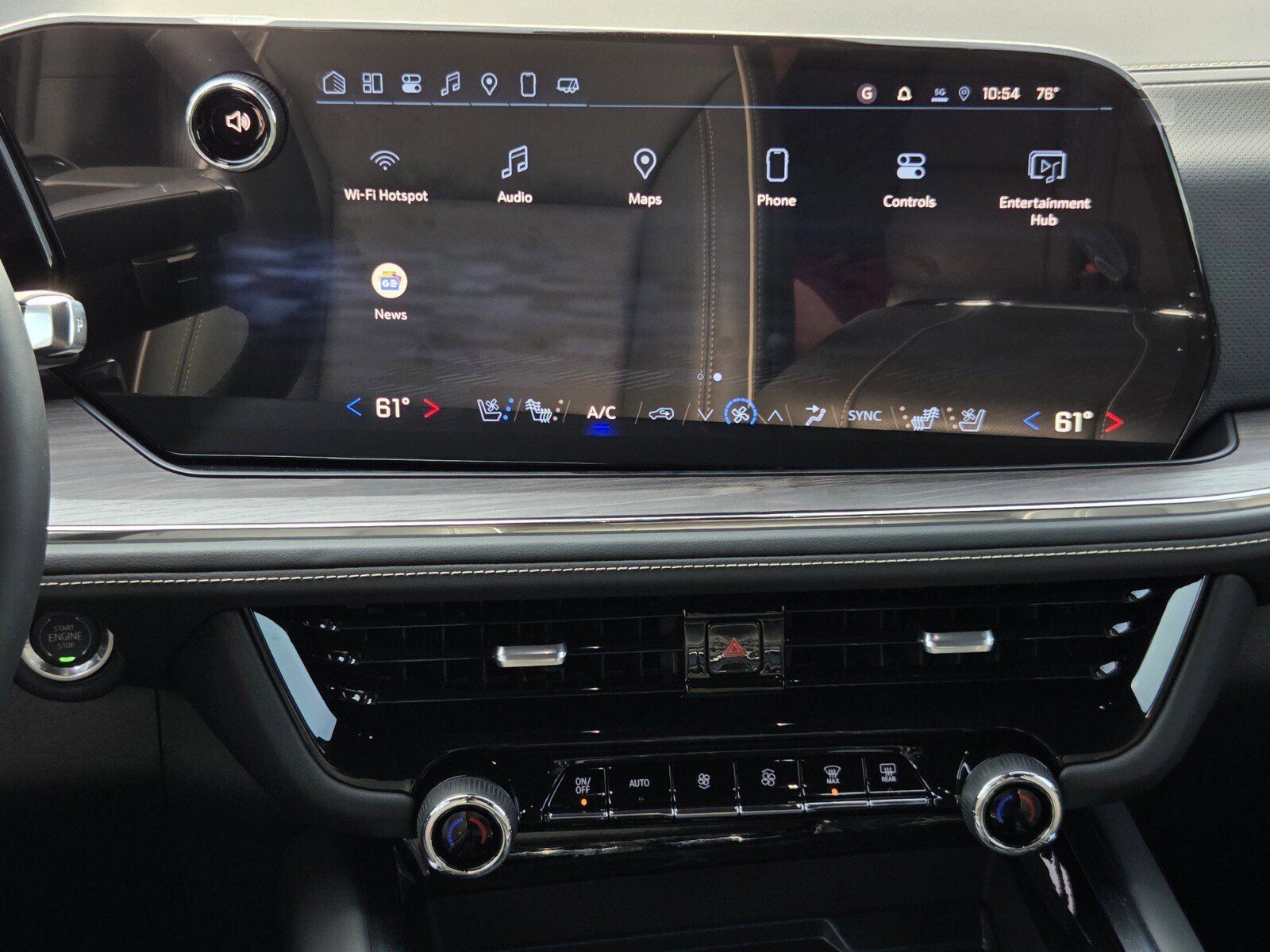 New 2025 Chevrolet Suburban Premier image 9