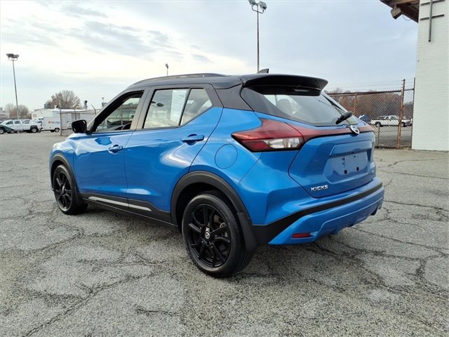 Used 2021 Nissan Kicks SR w/ SR Premium Package image 3