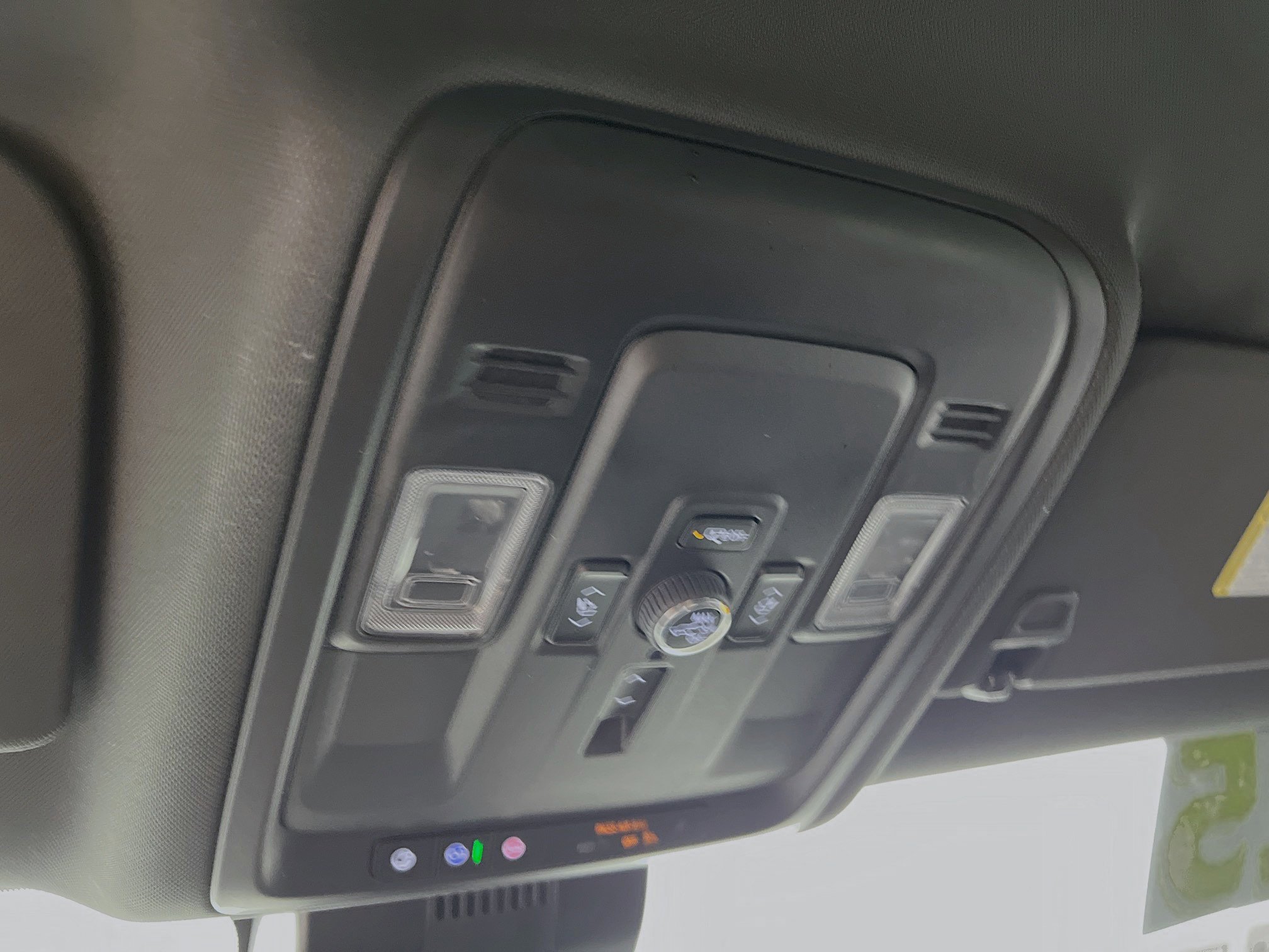 Used 2025 Chevrolet Suburban High Country image 21