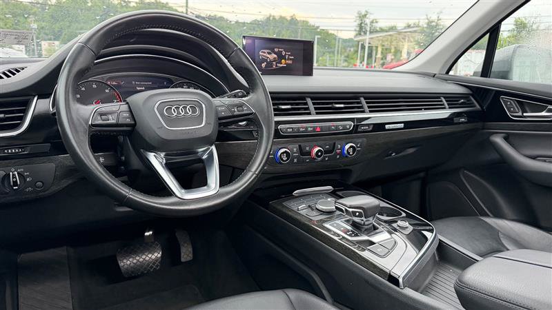 Used 2017 Audi Q7 3.0T Premium AWD/4WD image 26