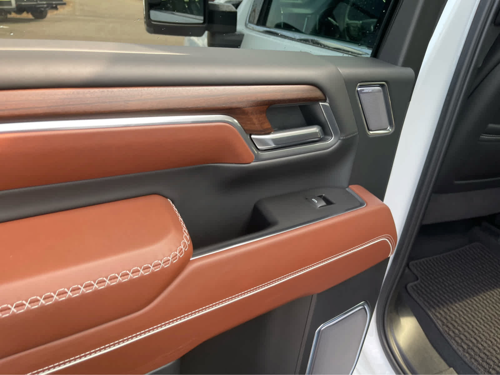 Used 2025 GMC Sierra 2500 Denali Ultimate AWD/4WD image 20