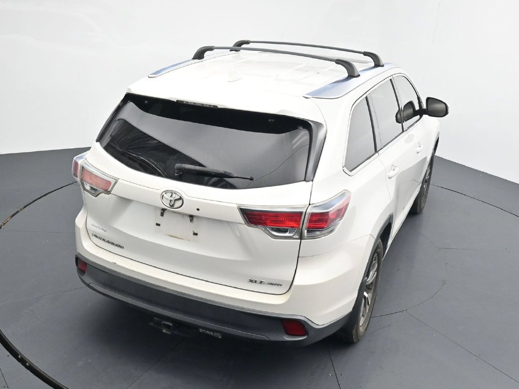 Used 2016 Toyota Highlander XLE AWD/4WD image 14