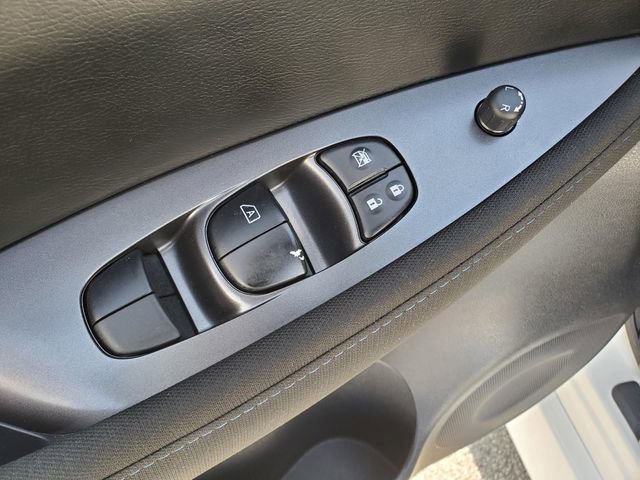 Certified 2023 Nissan Leaf S image 16