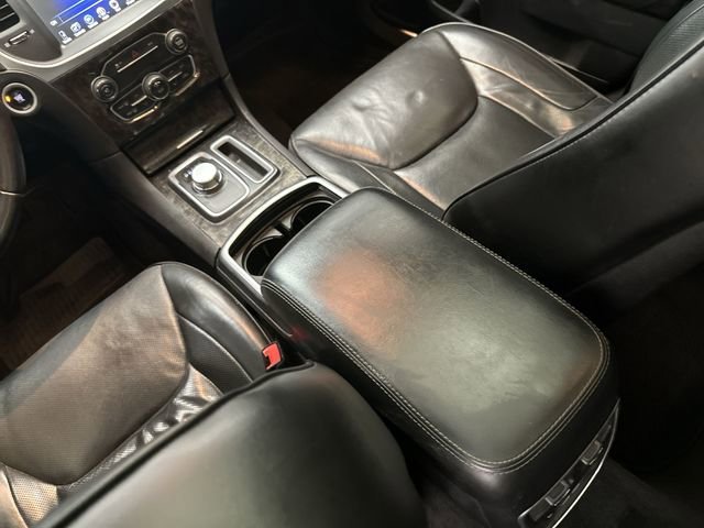 Used 2016 Chrysler 300 C image 25