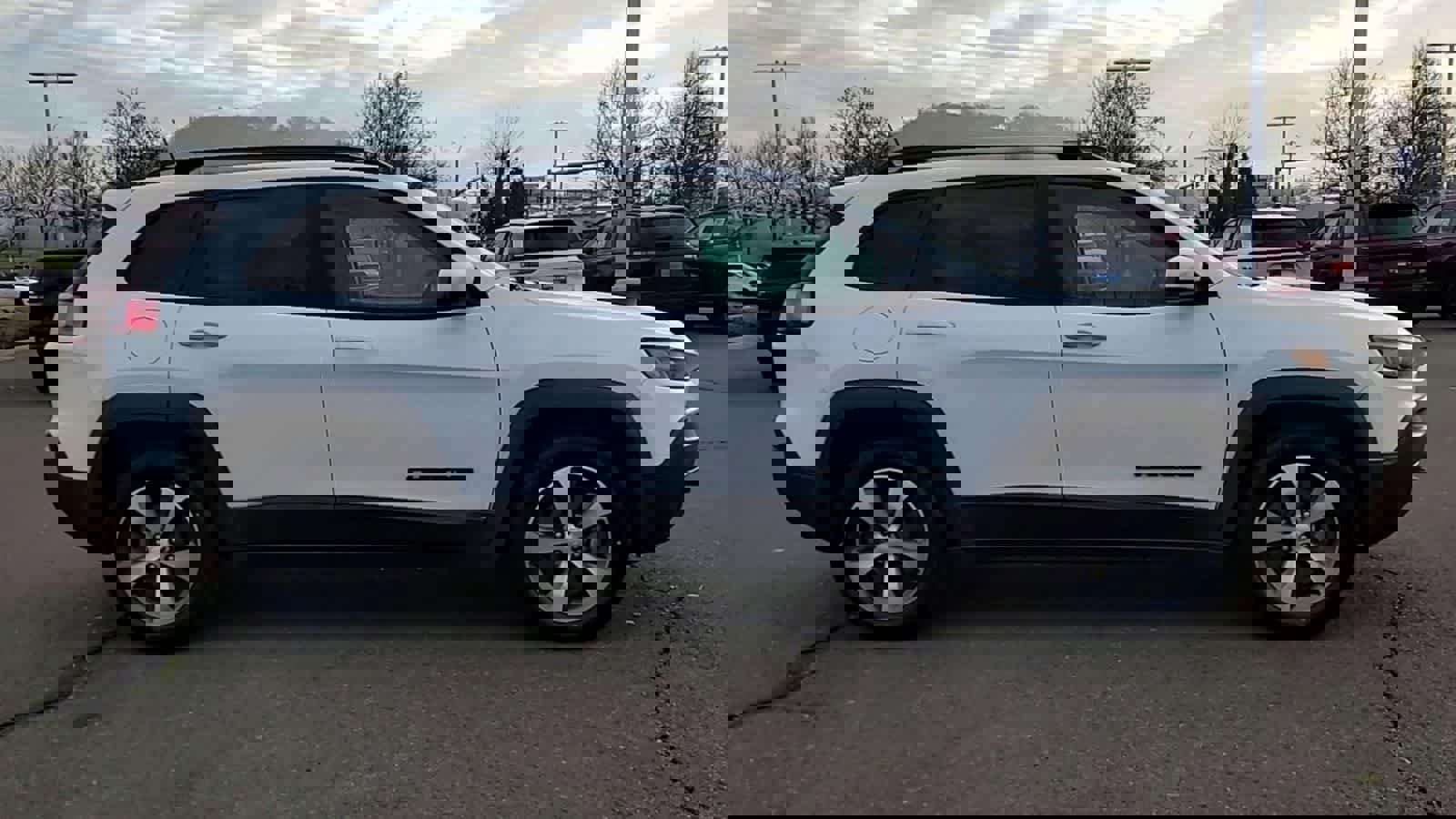 Used 2020 Jeep Cherokee Latitude w/ Quick Order Package 26F North image 9