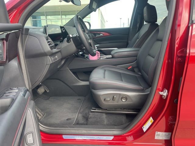 Used 2025 Chevrolet Traverse Z71 w/ Driver Confidence Package AWD/4WD image 3